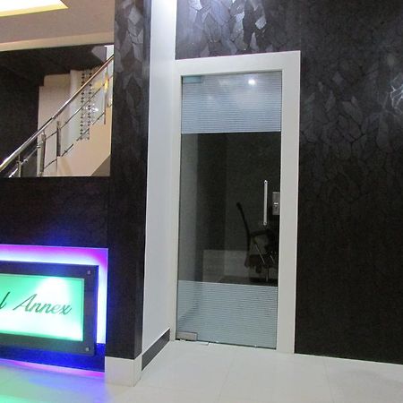 Отель Royal Annex Мумбаи Экстерьер фото